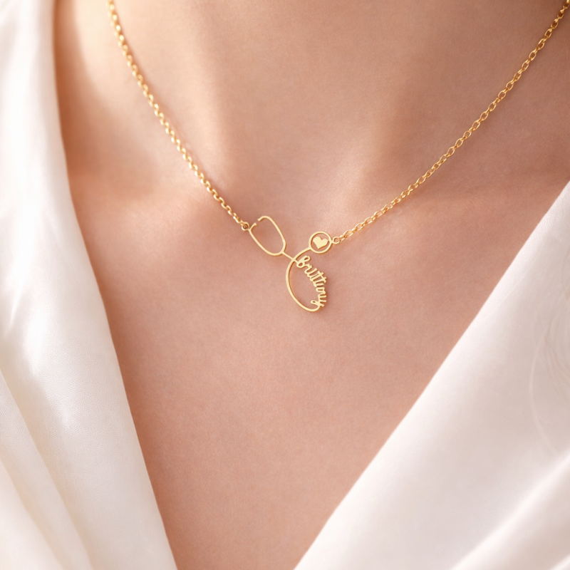10K-Gold-Halskette mit personalisiertem Namen, Herz und Stethoskop für Damen-2