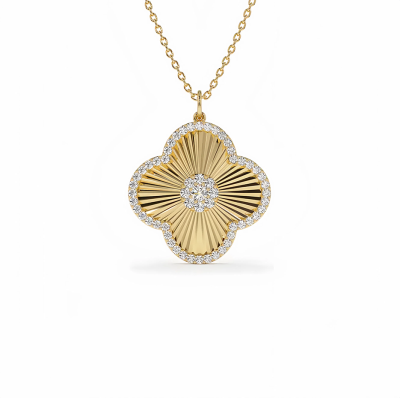 Collar con colgante de trébol de cuatro hojas con diamante texturizado en oro de 14 quilates-1