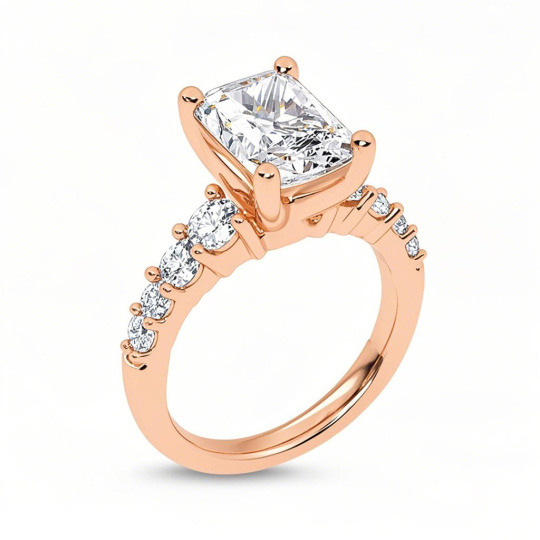 Bague de fiançailles sur mesure en or rose 10 carats, sertie d'un diamant émeraude de laboratoire (poids total : 1,25 à 3,75 carats), certifiée IGI.