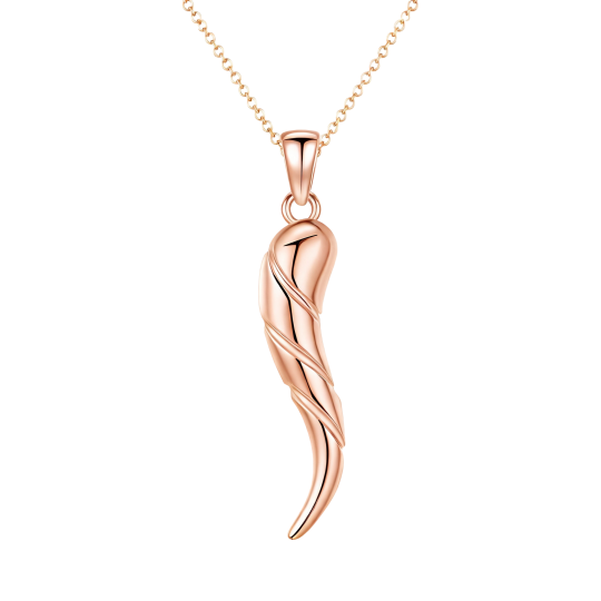 Collier pendentif en or rose 10 carats représentant un père, sa fille, son fils et une corne italienne (pour homme).
