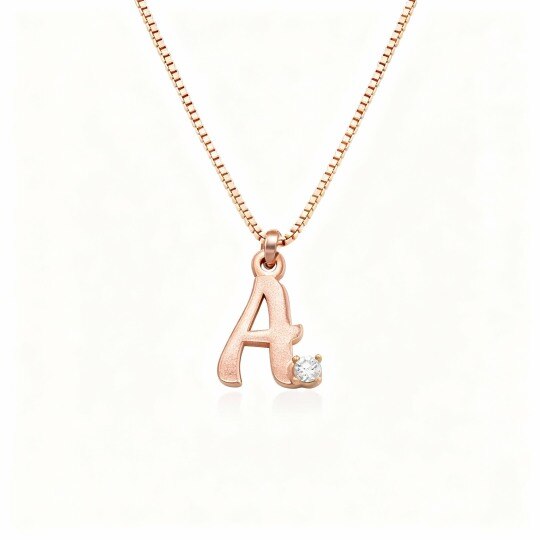 Collar con colgante personalizado con inicial en oro rosa de 10 quilates y diamante creado en laboratorio