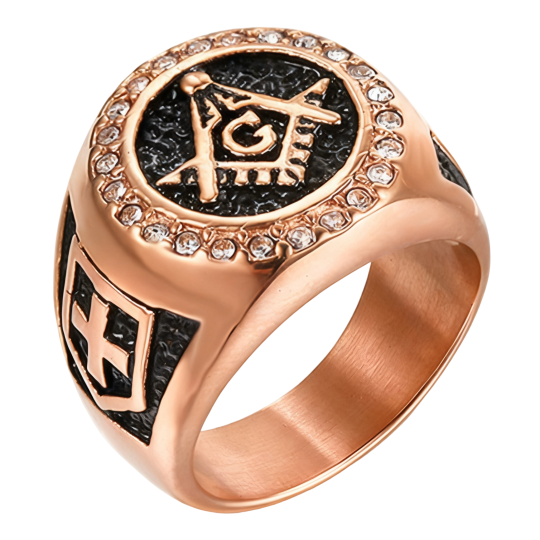 Anel para homem em ouro rosa 10K com cruz e sinete maçónico em moissanita.