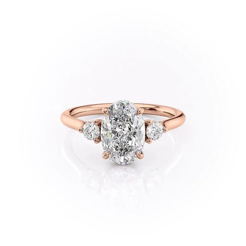 Anillo de compromiso de tres piedras con moissanita ovalada en oro rosa de 10 quilates-20