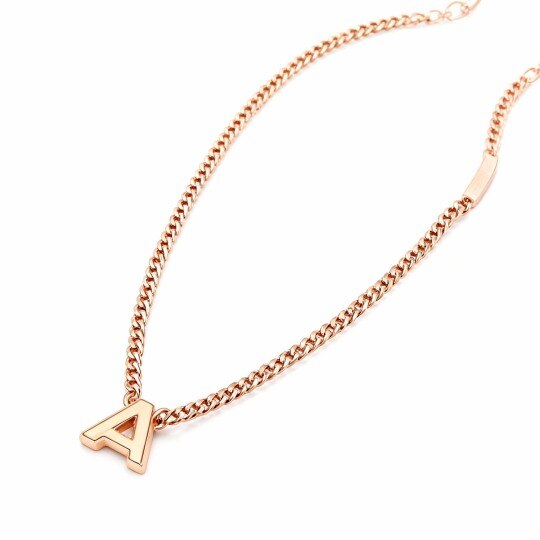 Collar con colgante de inicial personalizada en oro rosa de 10 quilates