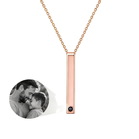 Collier pendentif en or rose 10 carats avec pierre de projection et gravure personnalisée, idéal pour les couples père-fille.
