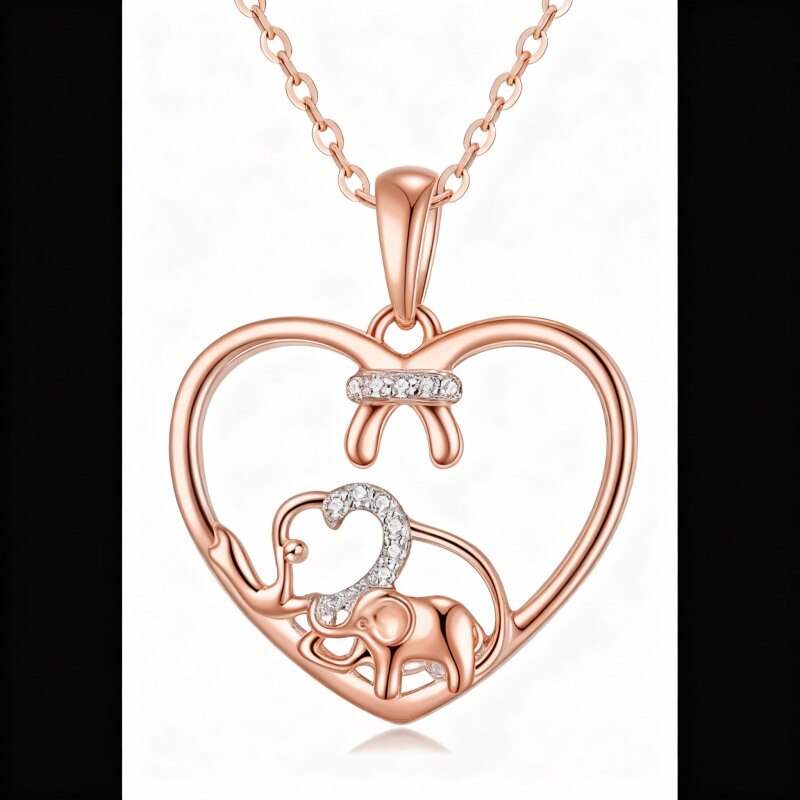 Collar con colgante de elefante y corazón de moissanita de corte redondo en oro rosa de 10 quilates-18