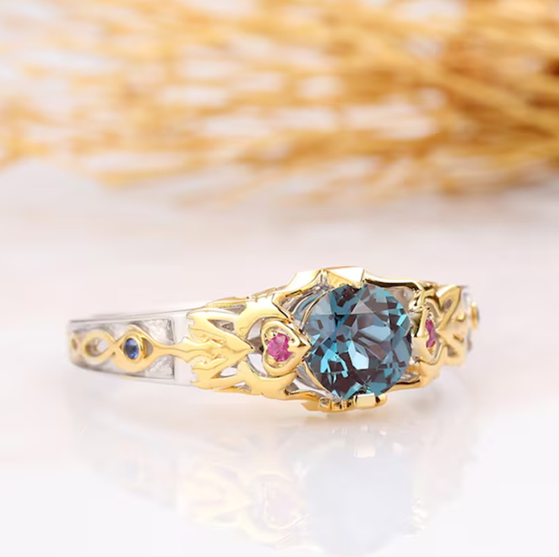 Anillo de compromiso con la Trifuerza de Zelda de alejandrita de corte redondo en oro bicolor de 10 quilates y piedra de nacimiento de junio para ella.-4
