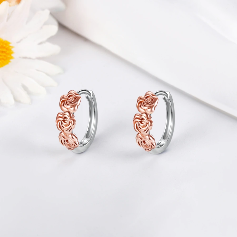 Zweifarbige Creolen mit Rosenmotiv aus 18 Karat für Damen-3