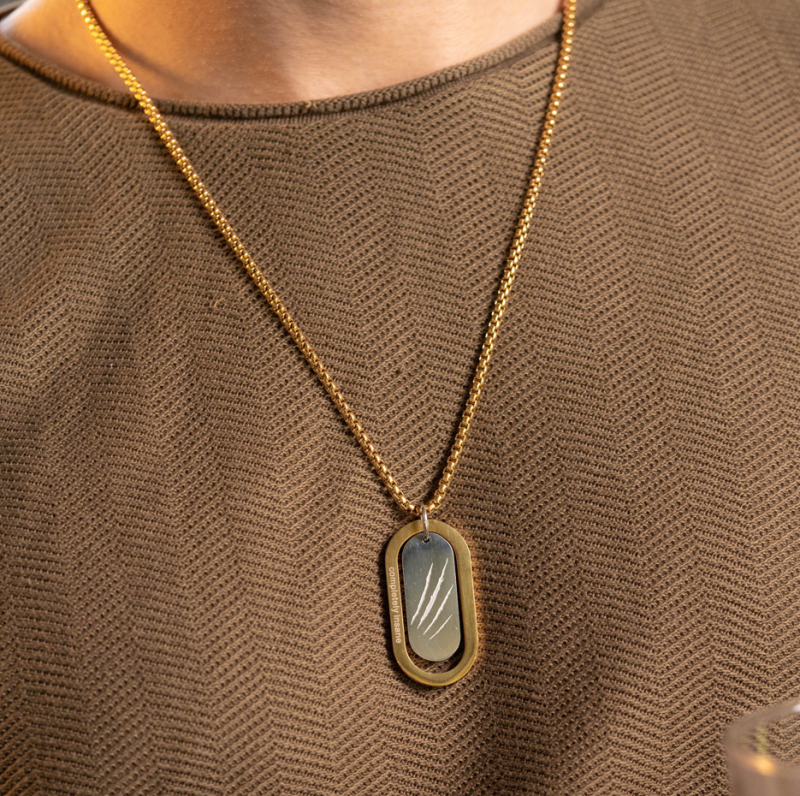 Dijes de garra de lobo en dos tonos de oro de 14 quilates para hombre-3