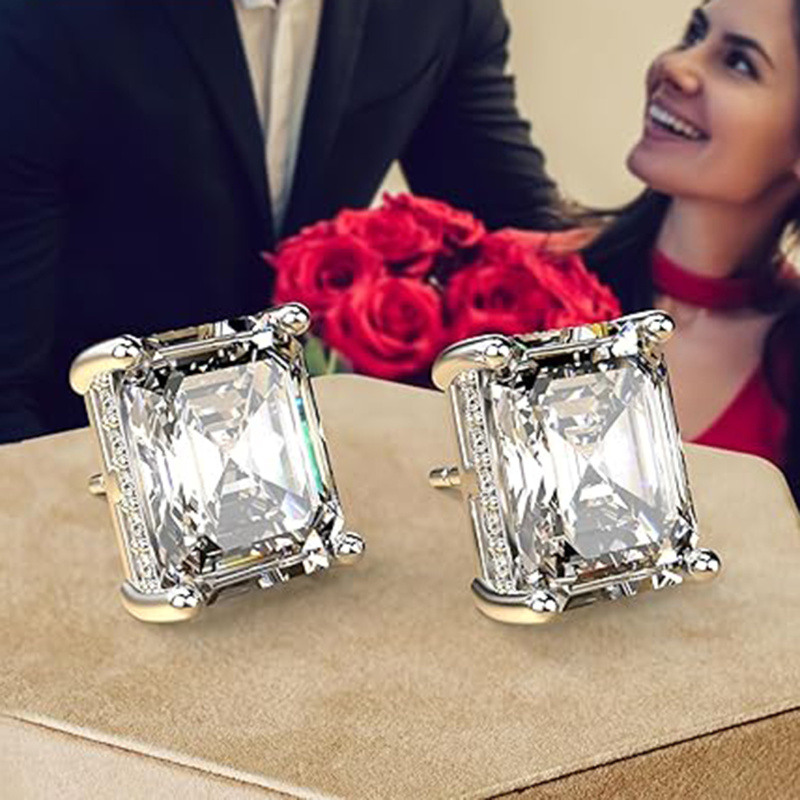 Boucles d'oreilles à clous en or blanc 18K avec moissanite taillée émeraude-2
