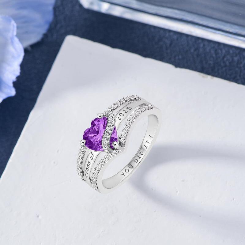 Anillo de clase personalizable con piedra natal y grabable, en oro blanco de 14 quilates con forma de corazón-4