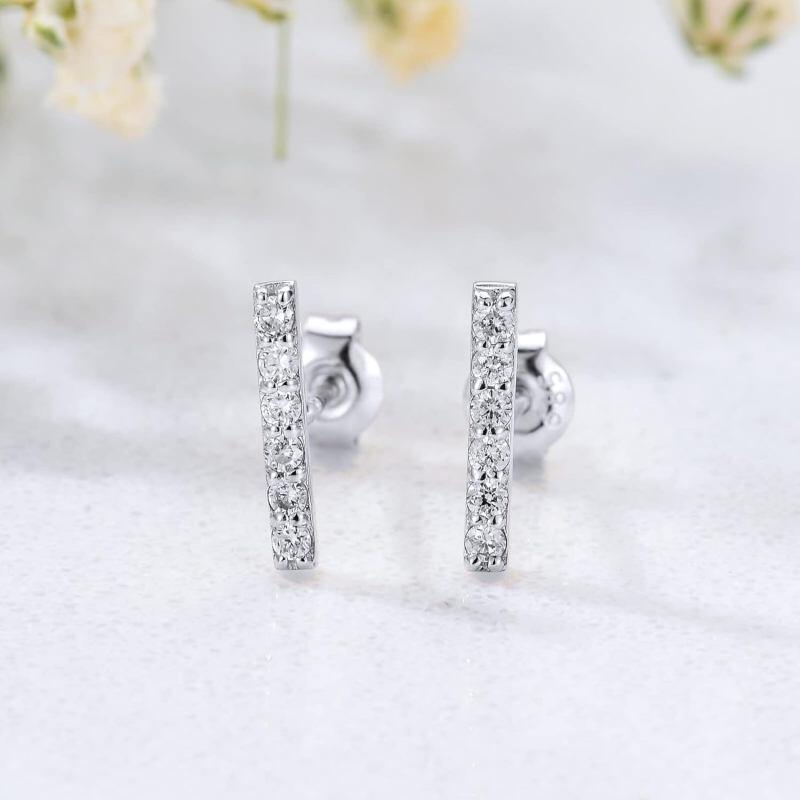 Boucles d'oreilles puces en or blanc 10 carats et moissanite-4