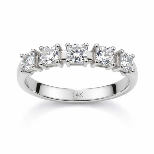Anillo de boda personalizado con diamantes de laboratorio talla princesa en oro blanco de 14 quilates