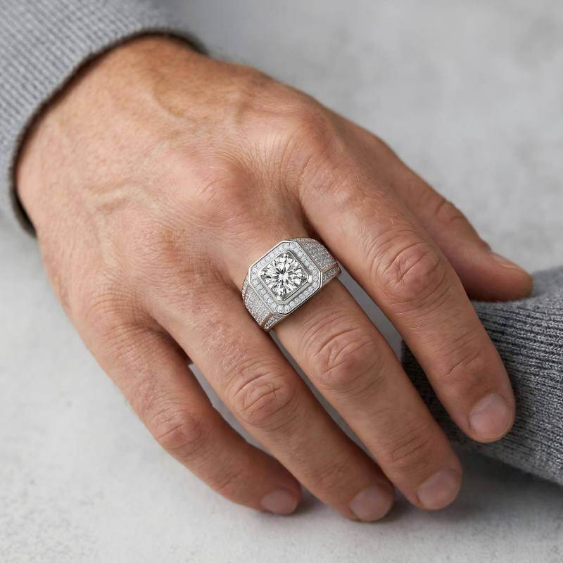 Anillo para hombre de oro blanco de 14 quilates con moissanita de corte redondo-2