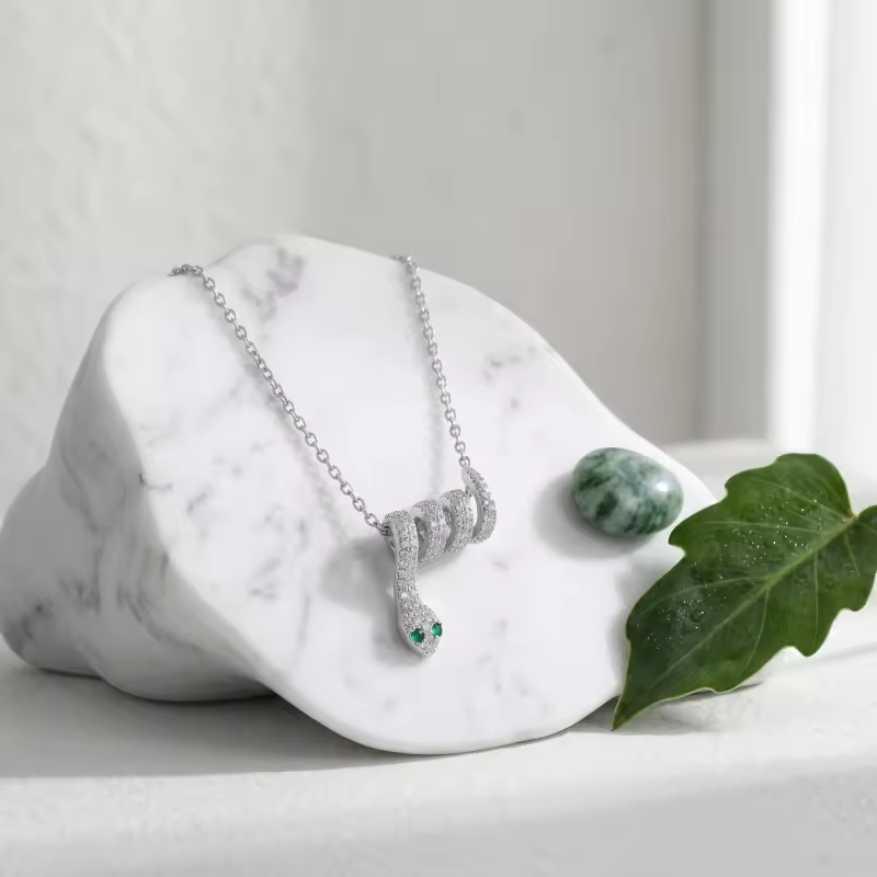 Collar con colgante de serpiente de cristal de plata de ley-5