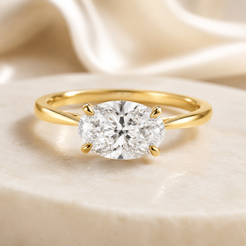 Verlobungsring aus Sterlingsilber mit vergoldetem, oval geschliffenem, im Labor gezüchtetem Diamanten im Ost-West-Solitär-Stil-4