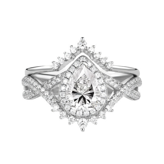 Celebrować wieczną miłość z naszym promiennym kompletem ślubnym z 18K białego złota, z olśniewającym centralnym kamieniem moissanitowym w kształcie gruszki. Idealny na zaręczyny i wesela, ta kolekcja jest uosobieniem luksusowego wykonania.