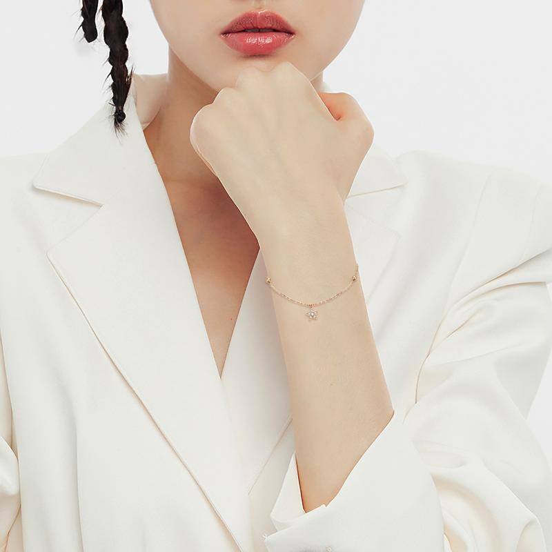 Pulseira com pendente estrela em ouro de 9 quilates e diamantes-2