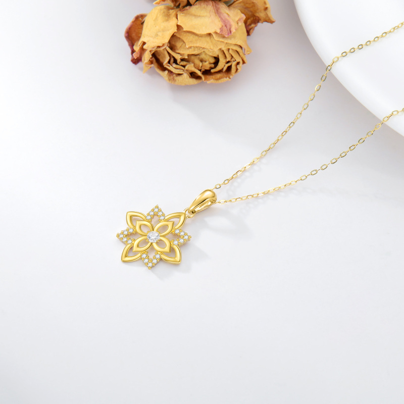 Colar com pendente de trevo de quatro folhas e lótus em ouro branco de 9 quilates com zircónias cúbicas-4