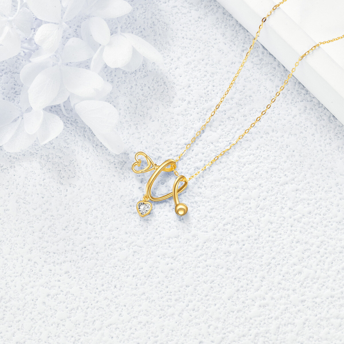 Collana con ciondolo a forma di cuore e zircone in oro 9K-4