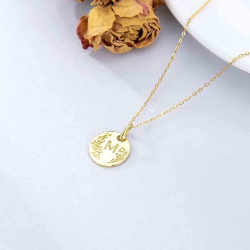 Colar com pendente de moeda com letra em ouro de 9 quilates-4