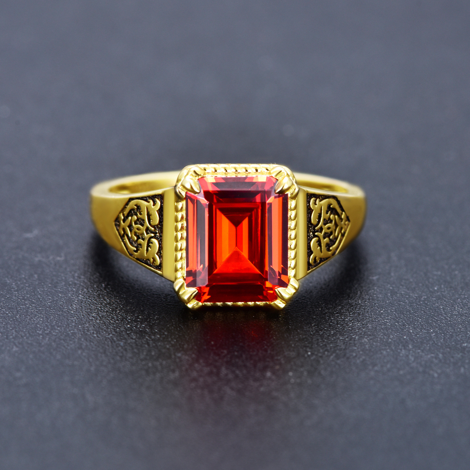 Pierścionek z 9-karatowego złota Princess Square Garnet Cubic Zirconia Ring