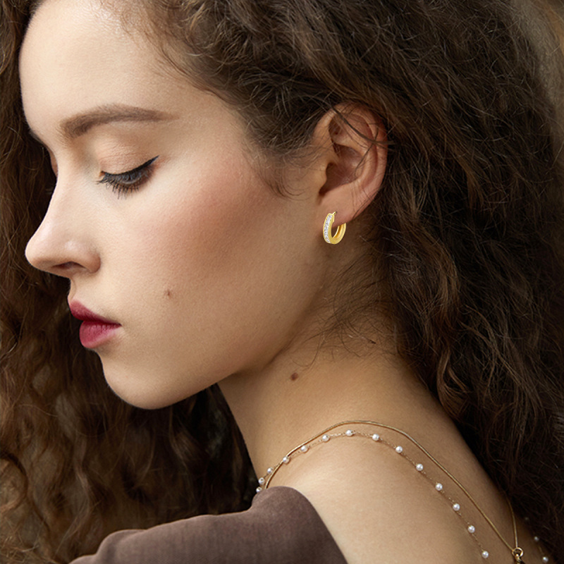 Brincos de argola de zircônia cúbica em formato de princesa em ouro 9K-2