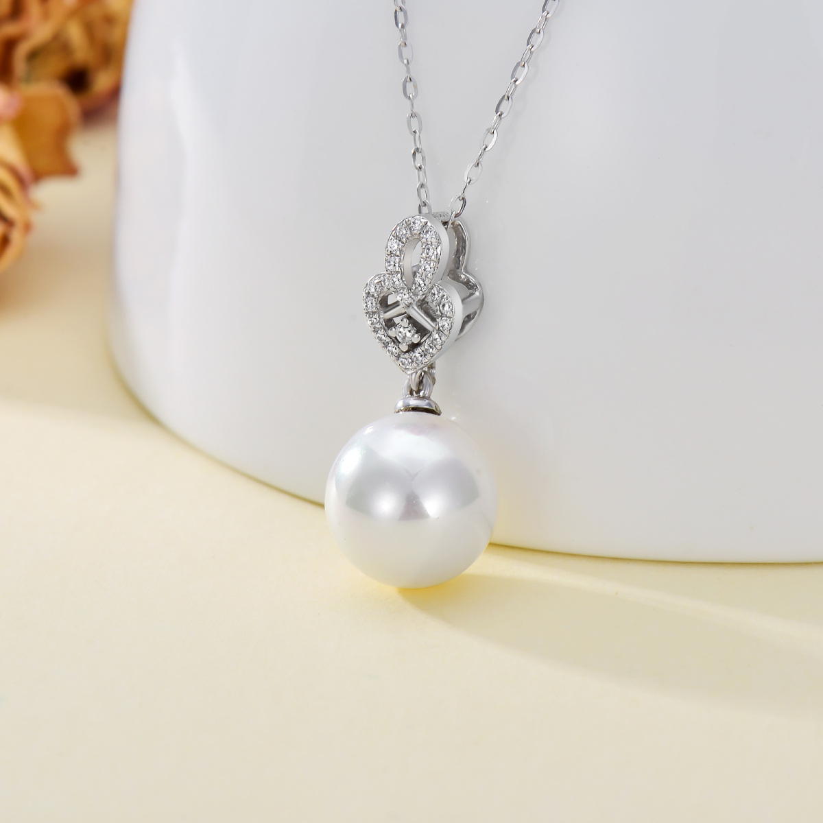 Collana con ciondolo rotondo di perle in oro bianco 9K-3