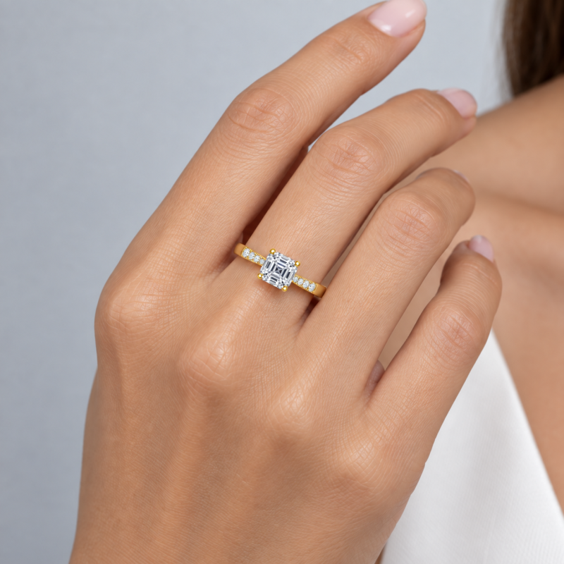 Anillo de compromiso personalizado de oro de 10 quilates con diamante cultivado en laboratorio, talla Asscher, color D y claridad VVS1.-2