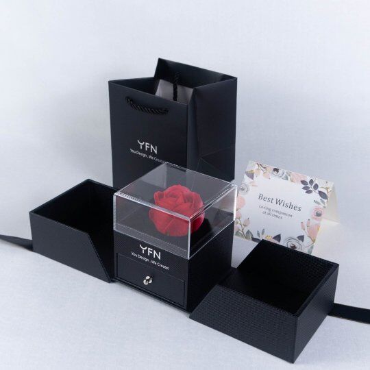 Scatola per gioielli con rosa nera conservata, ideale come regalo per collane e anelli per la tua dolce metà