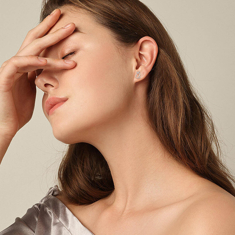 Pendientes de botón con forma de corazón de conejo y circonita cúbica de dos tonos en plata de ley-2