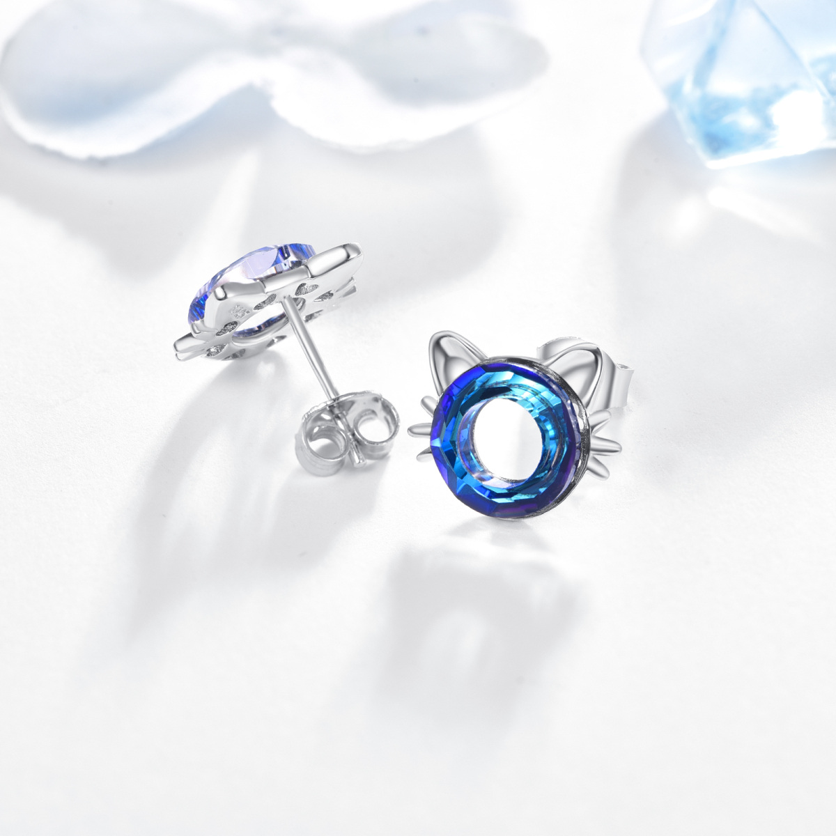 Orecchini a bottone in argento sterling con cristalli blu a forma di gatto-3