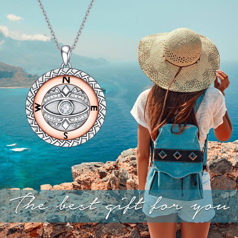 Collar con colgante de brújula y circonita cúbica de dos tonos en plata de ley-6