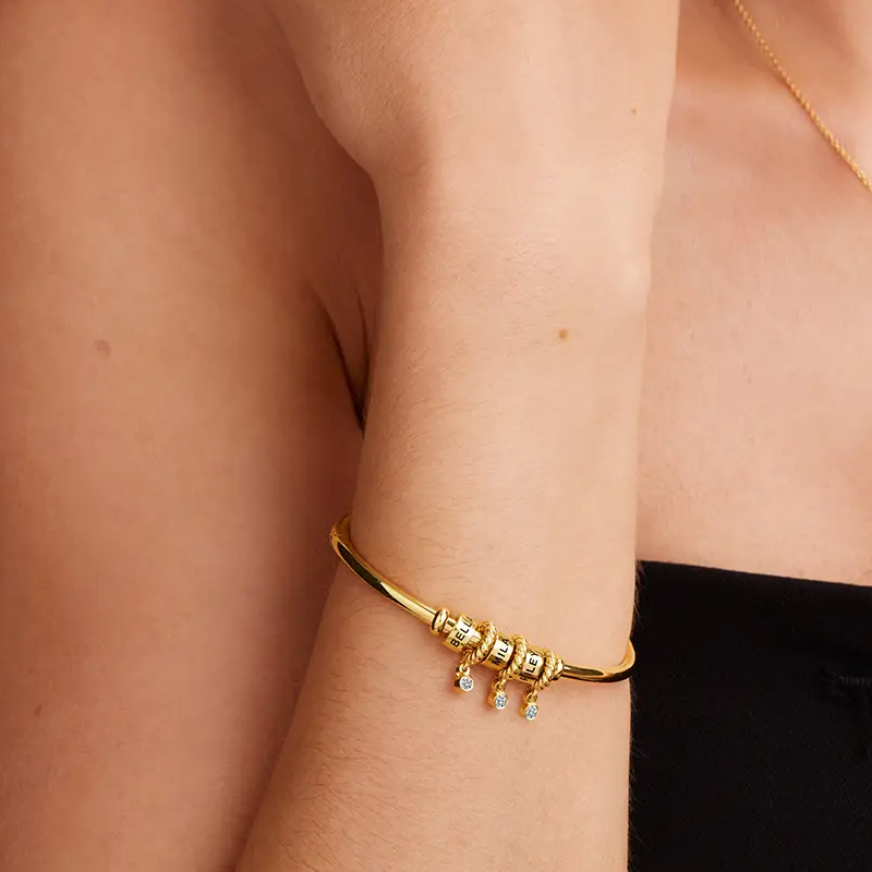 Brazalete con grabado personalizado en oro vermeil y colgante circular para mujer-2