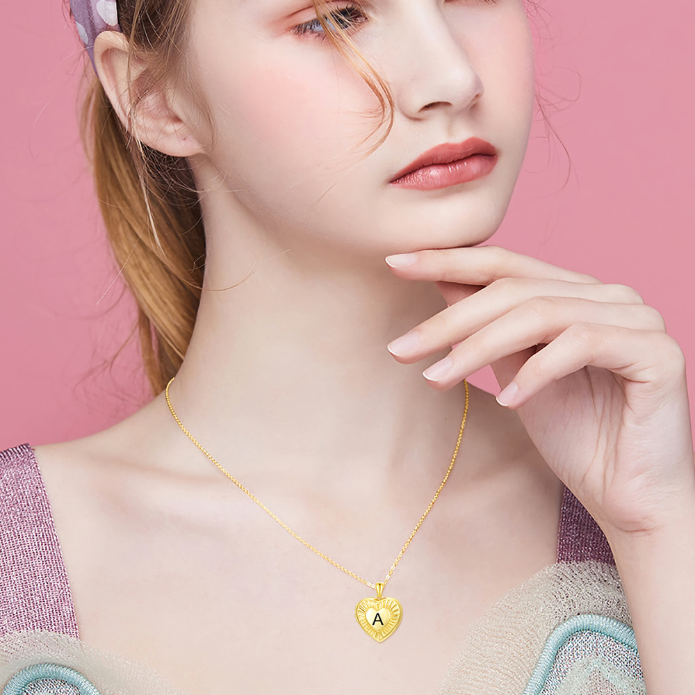 Colar com pingente de foto de coração inicial personalizado em ouro vermeil para mulheres-2