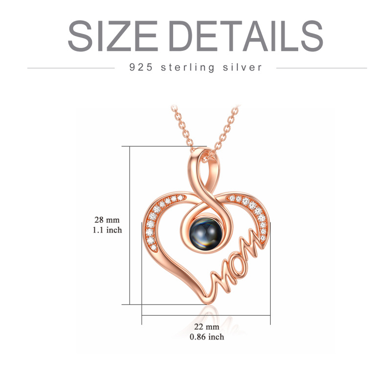 Collana con proiezione di lingue 