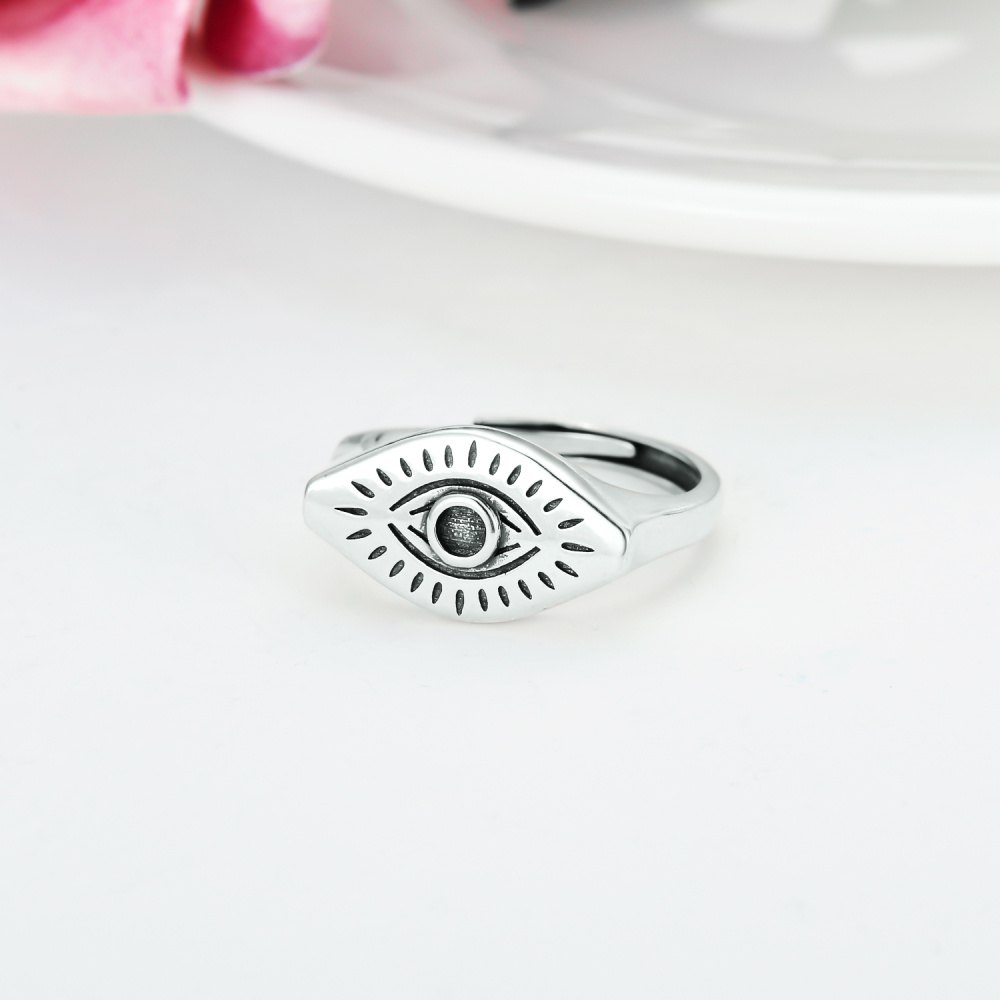 Sterling Silver Devil's Eye Signet Ring-4