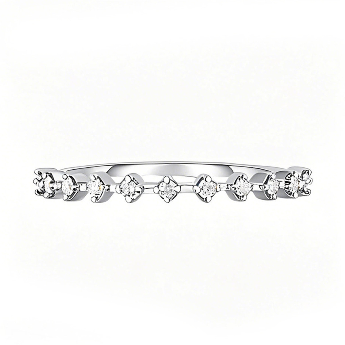 Anillo apilable de oro blanco de 10 quilates con diamantes de 0,1 quilates de peso total, color D, claridad VVS-1