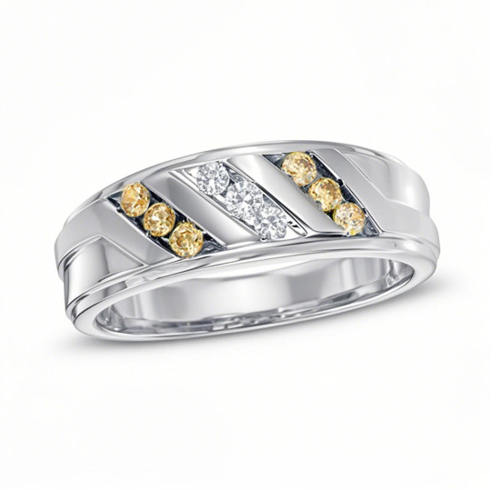 خاتم زواج رجالي من الذهب الأبيض عيار ١٠ قيراط، مرصع بماسة دائرية مصنعة في المختبر، وزنها ٠.٣ قيراط، بتصميم مخصص