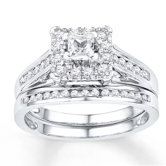Platinum 0.625 CT.T.W. Round Lab Created Diamond Custom Custom Engagement Bridal Set D Color VVS1-VS1 Clarity