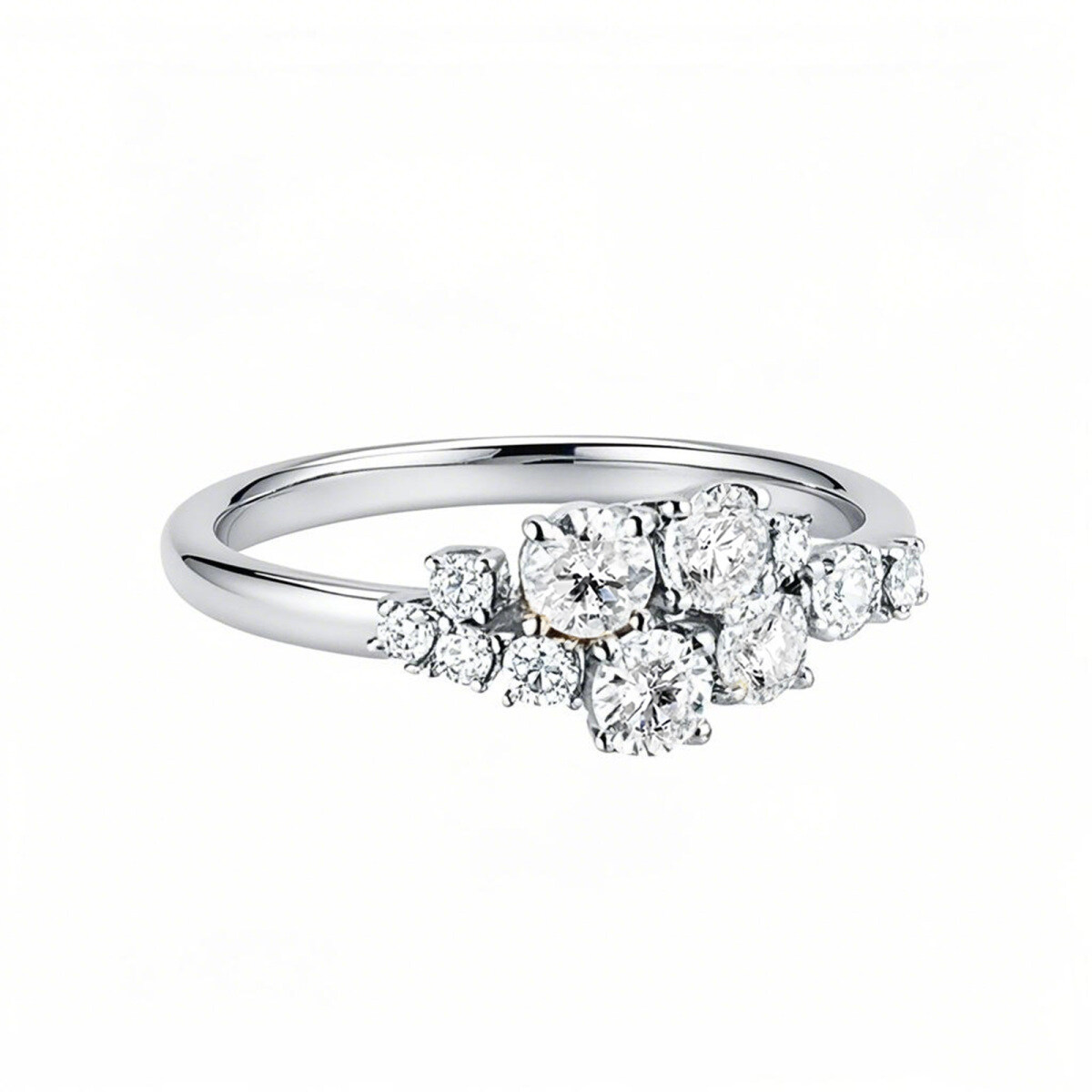 Anillo de bodas personalizado en oro blanco de 18 quilates con 0,72 quilates de peso total, con diamantes de talla redonda, color D y claridad VVS-VS.-1