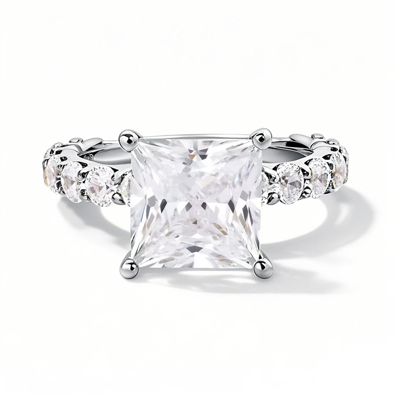 10-karatowe białe złoto o masie całkowitej od 2 do 4,5 ct. Obrączka zaręczynowa z diamentami w szlifie Princess Cut z laboratoryjnym szlifem D VVS1-VS1 3EX, certyfikat IGI-1