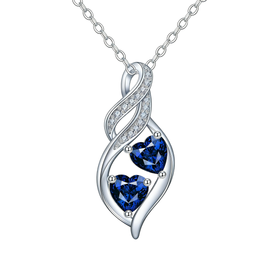 Collana con pendente a cuore in oro bianco 10 carati con acquamarina e moissanite