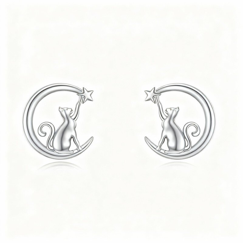 Brincos em ouro branco 10K com desenho de gato, lua e estrela.-10