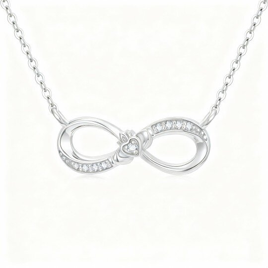 Colar com pendente Claddagh e símbolo do infinito em ouro branco de 10 quilates com zircónias cúbicas