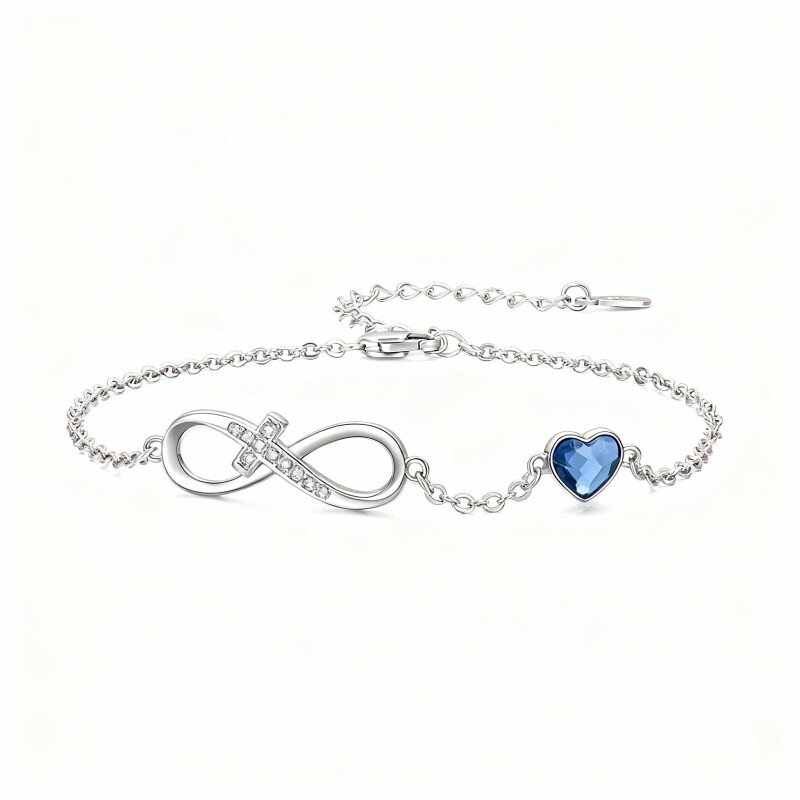 Pulseira com pendentes de cruz, coração e símbolo do infinito em ouro branco 10K com cristais e moissanita.-19