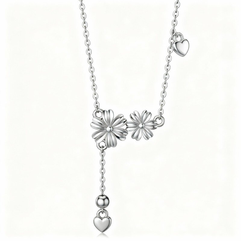 10K witgouden ketting met een madeliefje en een harthanger-9