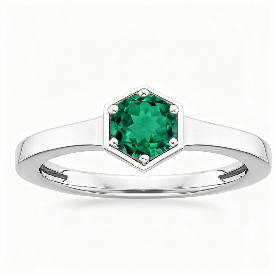 Aliança de casamento personalizada para casal em ouro branco de 9 quilates com esmeralda, gravação exclusiva e design exclusivo.