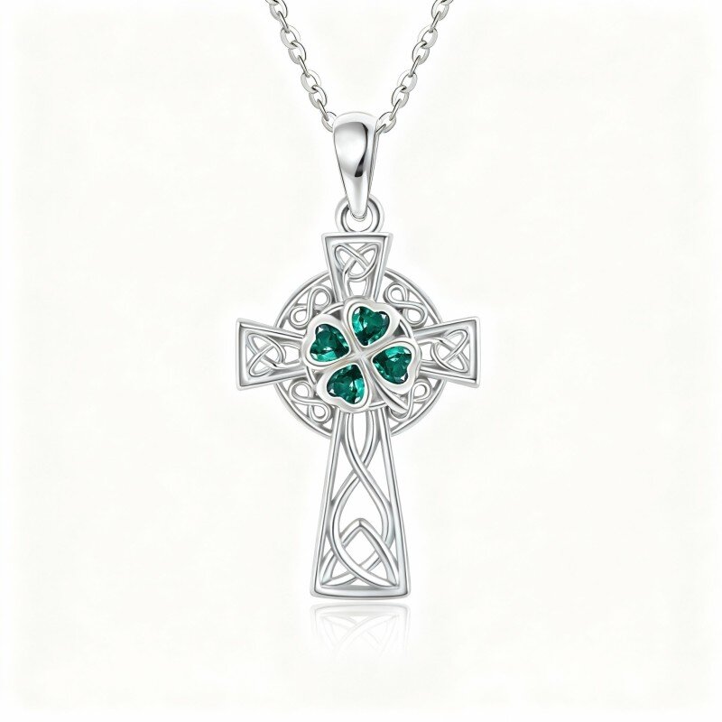 Collana con ciondolo a forma di nodo celtico e croce in oro bianco 10K con zirconi cubici a taglio cuore-10