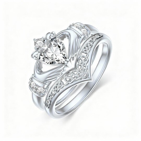 Anel empilhável em ouro branco de 10 quilates com moissanita lapidada em forma de coração e gravação personalizada